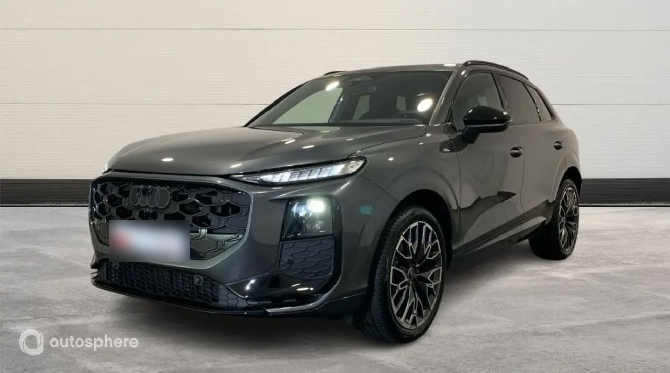 Audi Q3 grise, vue de trois quarts avant